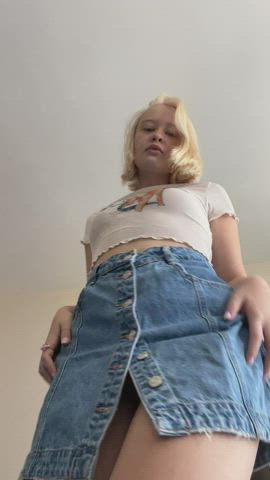 Nice skirt for easy access to my juicy ass