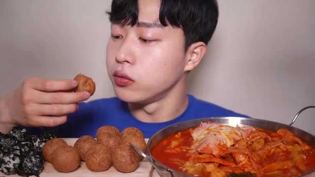 바다곰조해웅_엽기떡볶이 BHC치즈볼 먹방-3