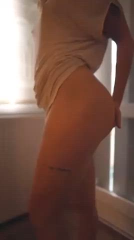 amateur ass big ass blonde onlyfans gif