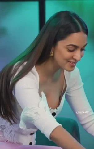 bollywood bra candid celebrity cleavage cute indian nipslip smile gif