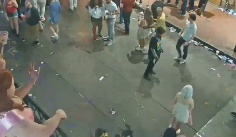 double flash on earthcam during mardigras 2022