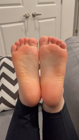 feet feet fetish soles wrinkled gif