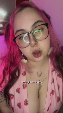 amateur big tits boobs cute gamer girl natural tits teen tiktok tits gif