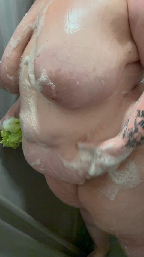 Soapy big belly play 😍