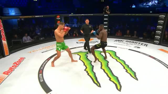 Justin Burlinson vs. Wendle Lewis - Bellator London