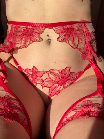 babe lingerie slimthick thighs gif