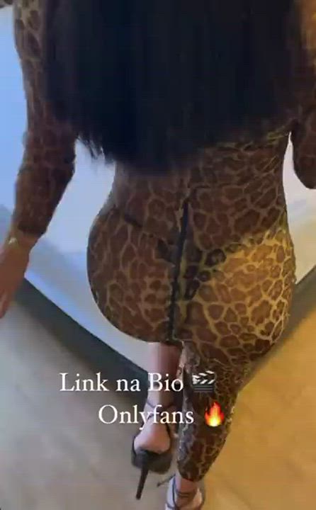 Booty Clothed High Heels Leggings Long Hair Teasing Trans Yasmin Assis gif