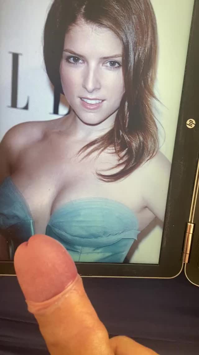 Anna Kendrick getting a facial ? [Winner Week 3 celebrity cum contest ?]