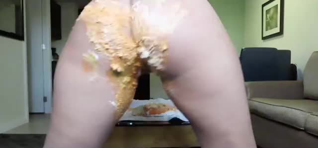 Messy cake twerk