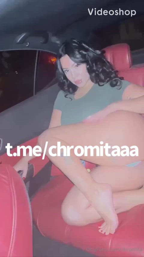 Chromita in the back seat showing off her fat ass and teasing