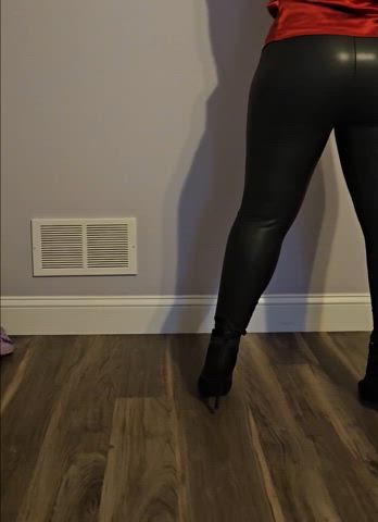 amateur ass big ass booty heels high heels onlyfans pawg thick thick thighs gif