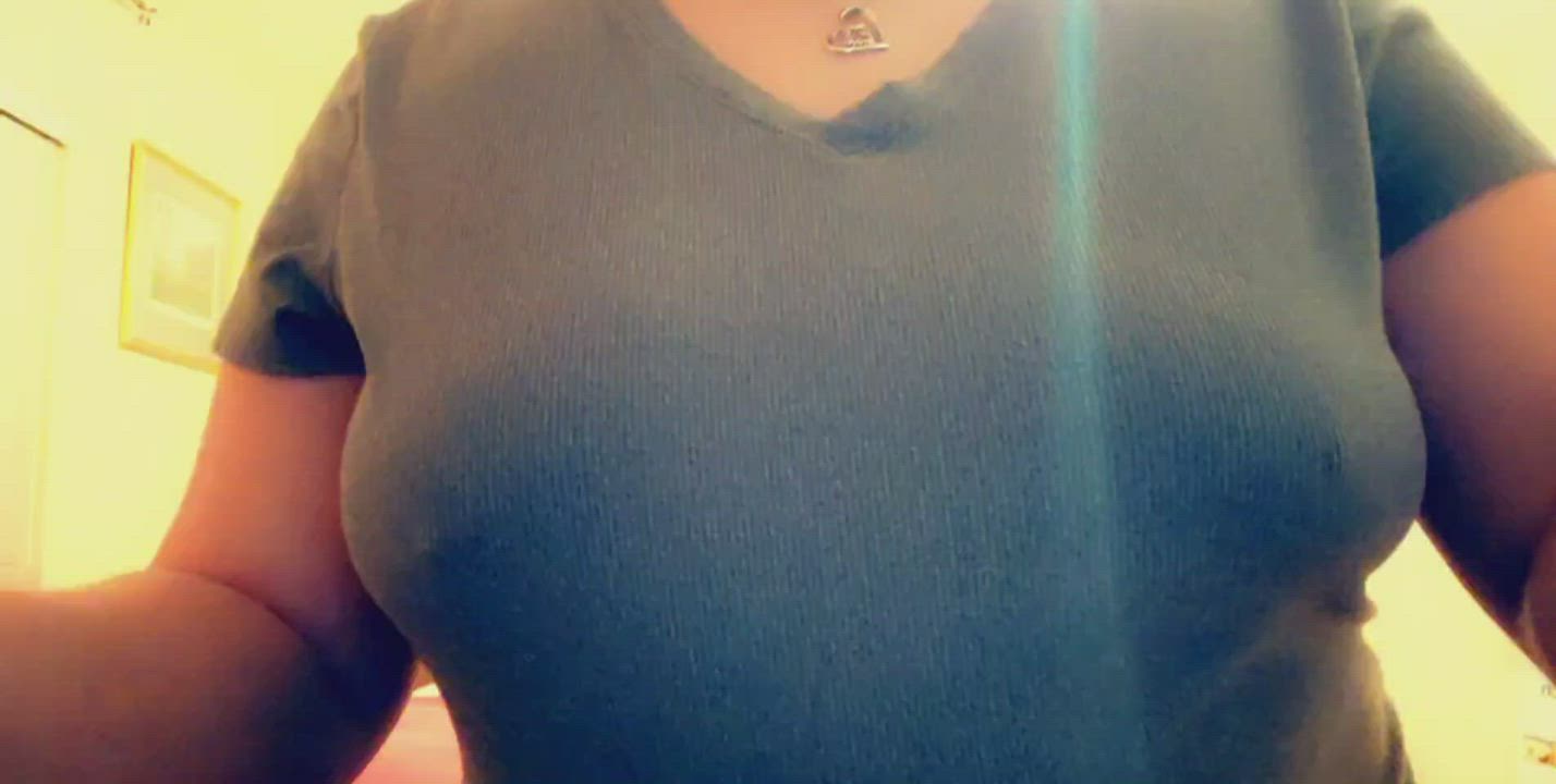 New to this sub! My first titty drop! Enjoy! ?