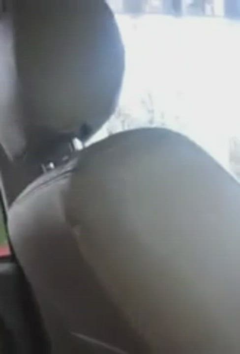 EXTREMELY HORNY BABE GIVING BLOWJOB TO HER BOYFRIEND IN CAR [LINK IN COMMENT] ??