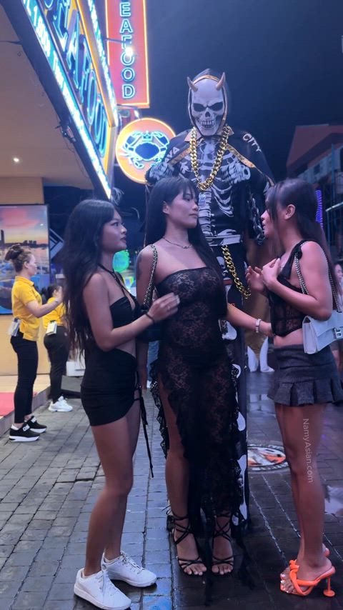 Asian Girls Walking Street Thailand