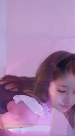 ass dancing korean maid gif