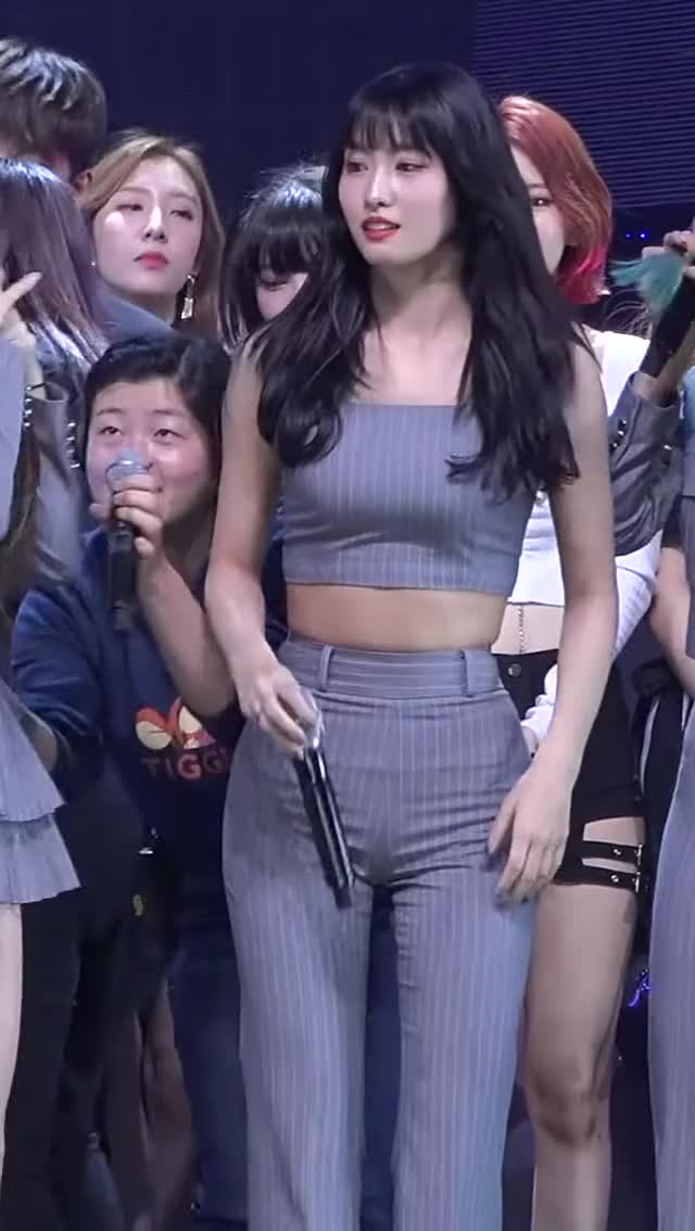 Twice - Momo 190502