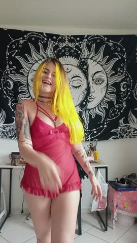 Im Elvira, a 22yo girl, very sassy, ready to satisfy you your desires. Sub for my