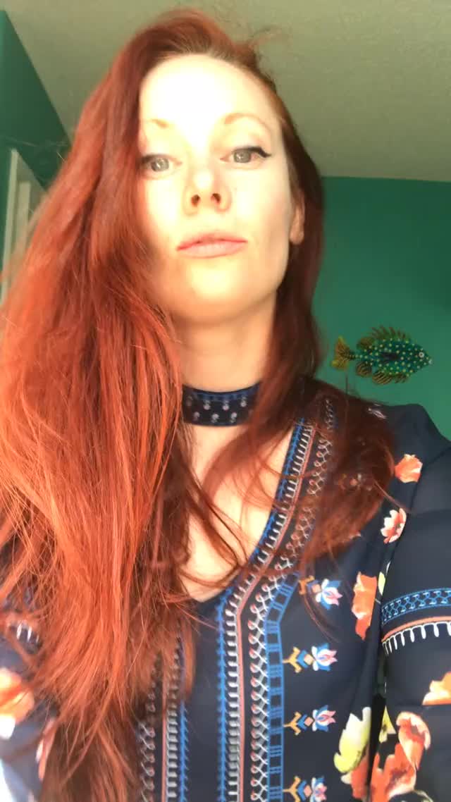 Alien Redhead gif