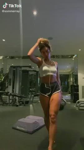 I love her little dance after the gym! she looks so horny!