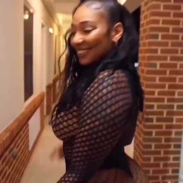 Big Cakes (xpost r-MelaninVixens) - BigBlackBootyGIFS