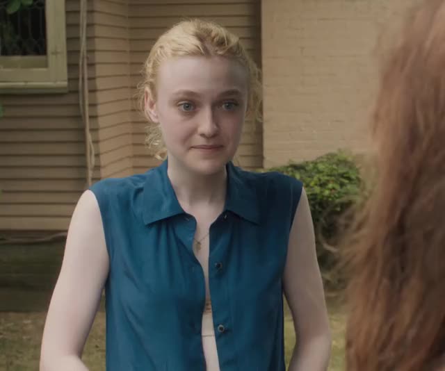 Dakota Fanning - Very Good Girls (2013)