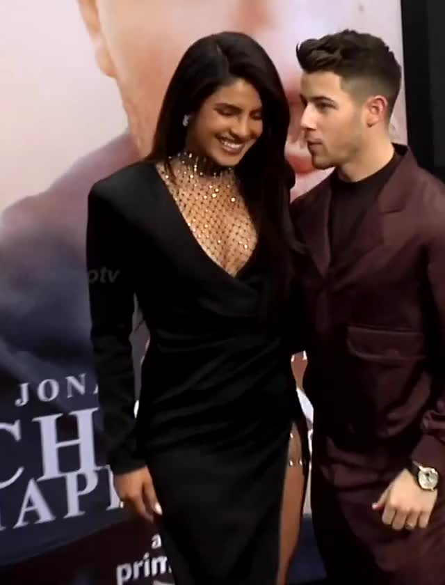 priyanka chopra thighs