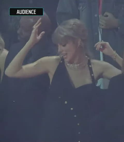 blonde dancing taylor swift gif