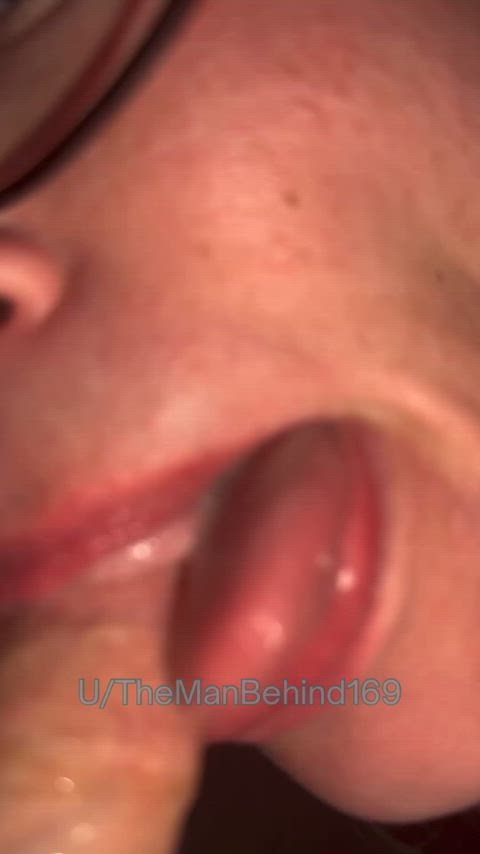 Close up frenulum tongue play