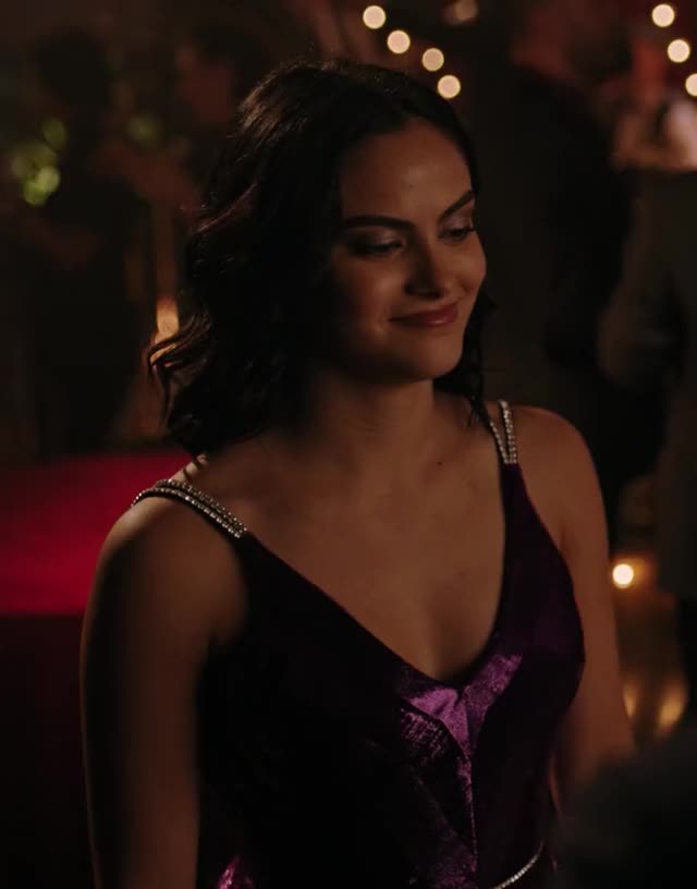 Camila Mendes