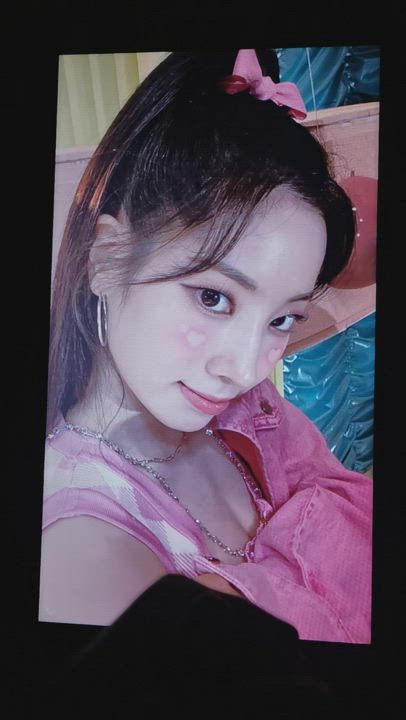 Dahyun tits cleavage need cum