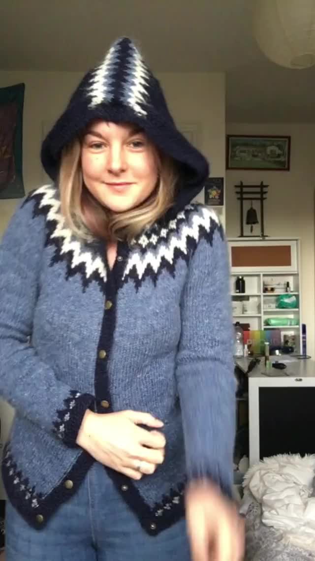 Titty reveal in home knitted jacket [reveal]