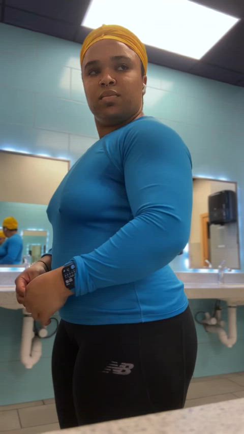 ebony erect nipples fit gym locker room muscles muscular girl pokies smile flexing