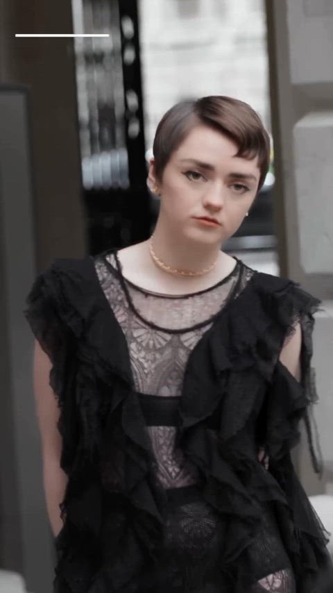 celebrity maisie williams nipples celebs gif