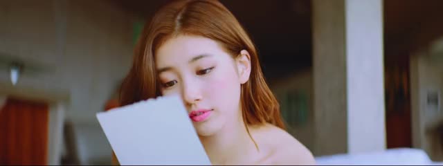 SUZY (수지) 'HOLIDAY (Feat- DPR LIVE)' M V 2 1