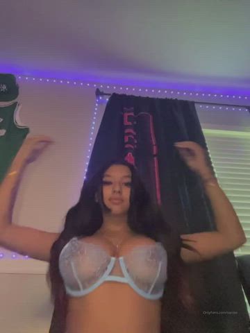18 Years Old BWC Big Tits Boobs Latina Nipples Shaking Teen TikTok gif