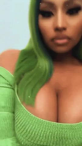 Busty Nicki