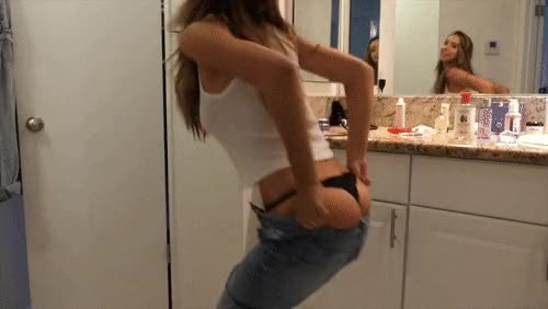 Alexis Ren Ass Cute gif