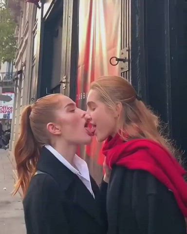 amateur french kissing jia lissa kissing lesbian outdoor public redhead gif
