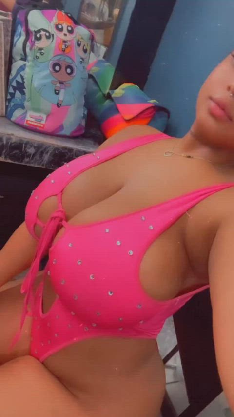 Big Tits Insta