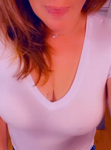 Big Tits Boobs Bouncing Tits Hotwife Nipples OnlyFans Rubbing Tits Topless gif