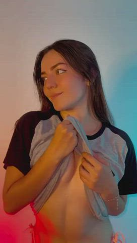 chaturbate cute green eyes natural natural tits pantyhose teen gif