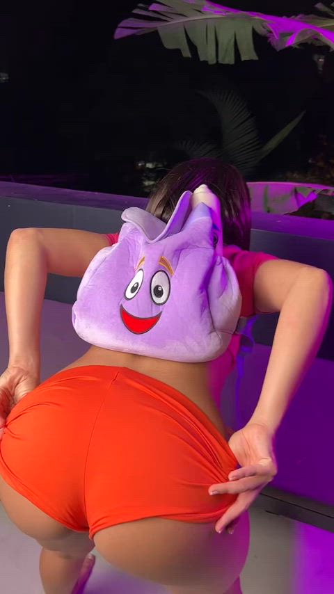 Dora the explorer got her pussy wet while twerking 🔥🍑