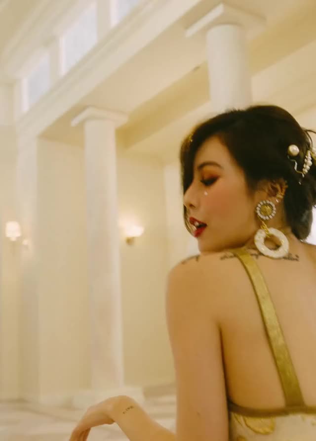 Hyuna - FLOWER SHOWER 7