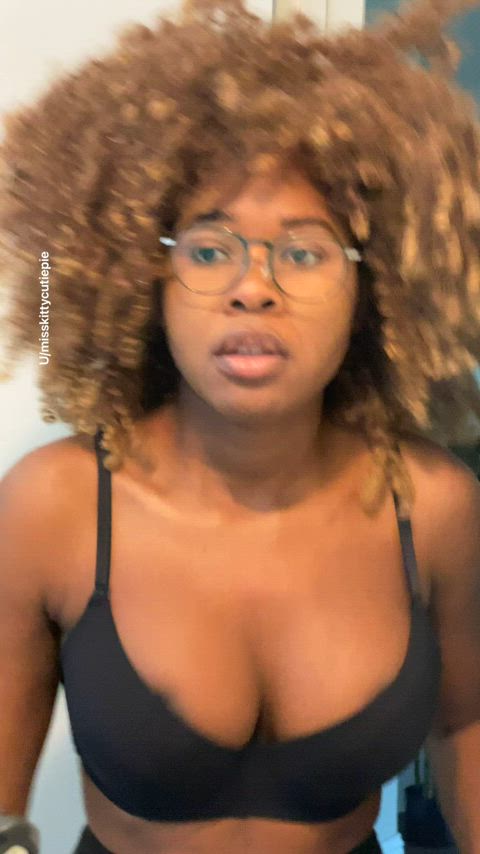 amateur ass big tits ebony women-of-color gif