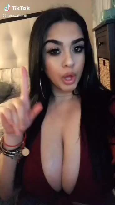 Latina cleavage