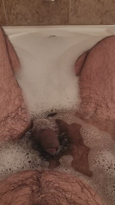 Bath pee