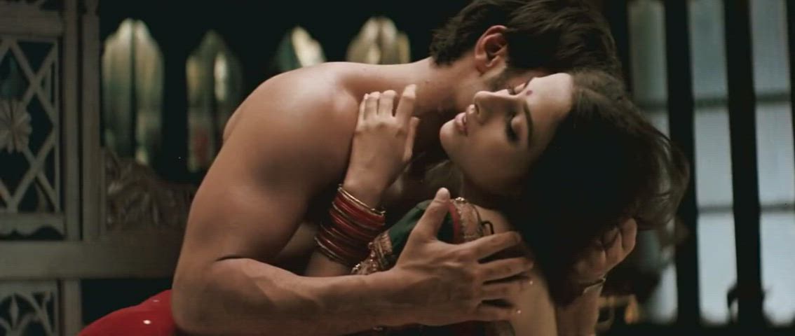 Vidya Balan hot scene