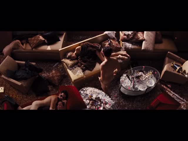 Wolf of Wall Street (2013): Nice groping of unconscious girl