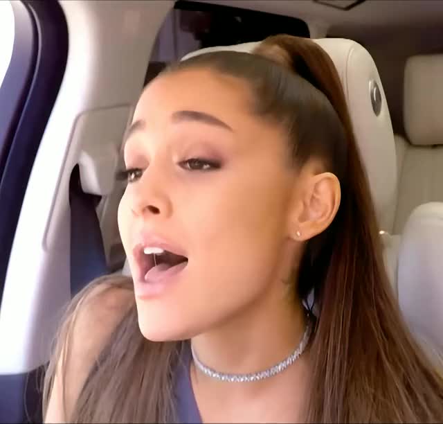 Ariana Grande gif