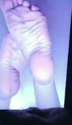 cumshot feet feet fetish soles gif